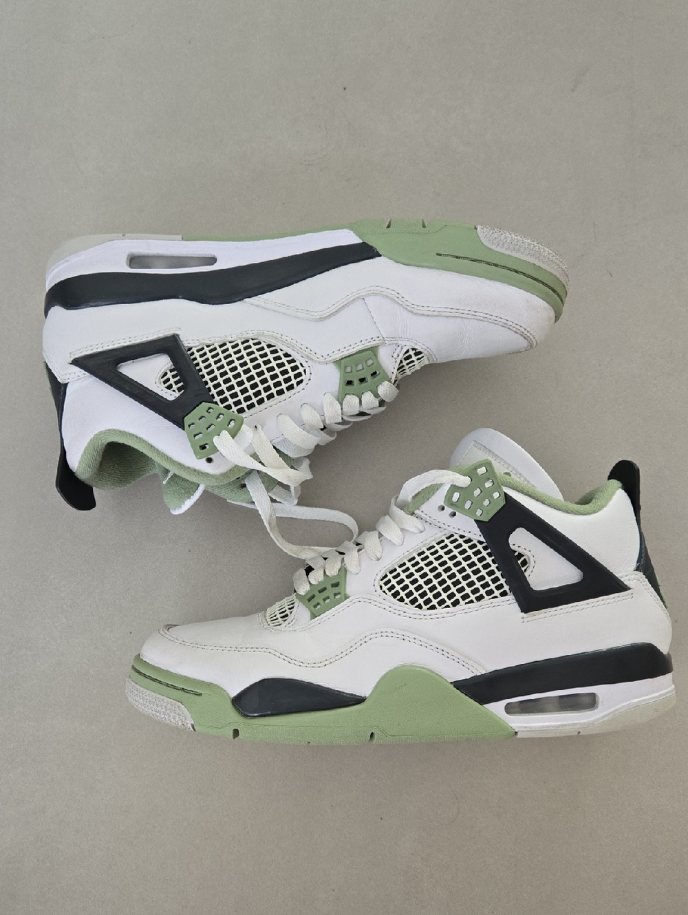 Nike Air Jordan 4 Retro Seafoam Woman's Sneakers Size 9.5